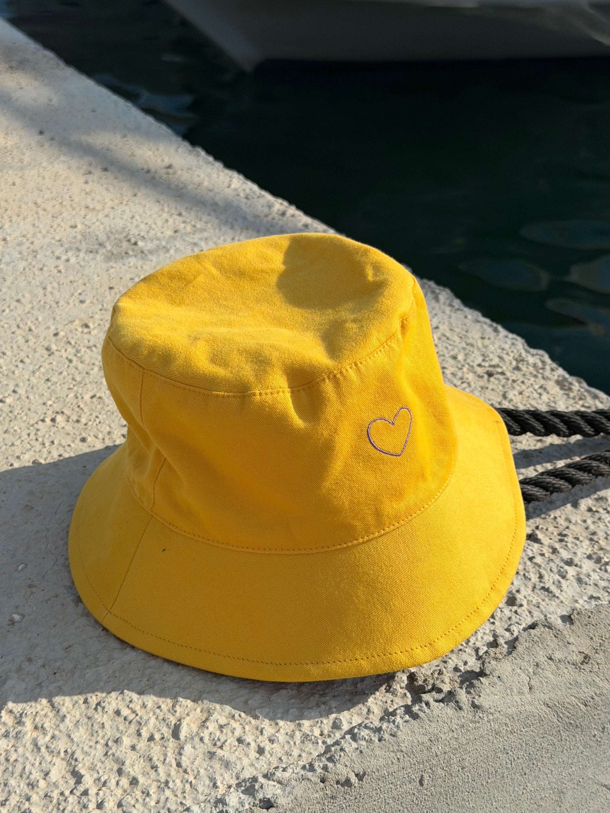 Sunshine reversible Bucket ~ Adult