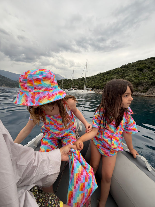 Sunshine reversible Bucket ~ Adult