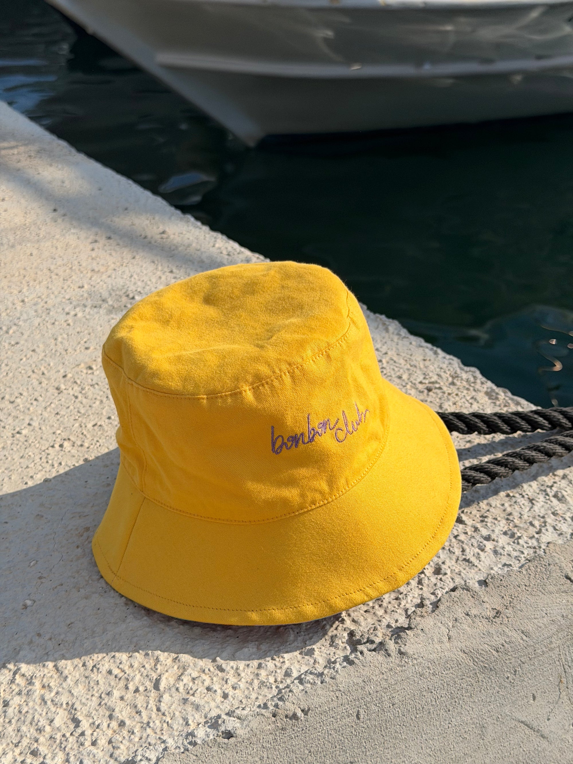 Sunshine reversible Bucket ~ Adult